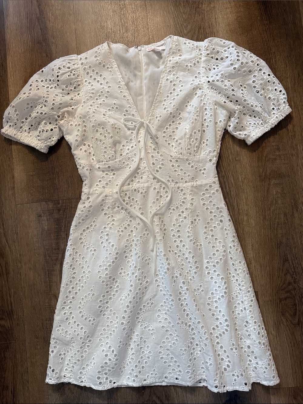Gianni Bini White Eyelet Dress Size Small